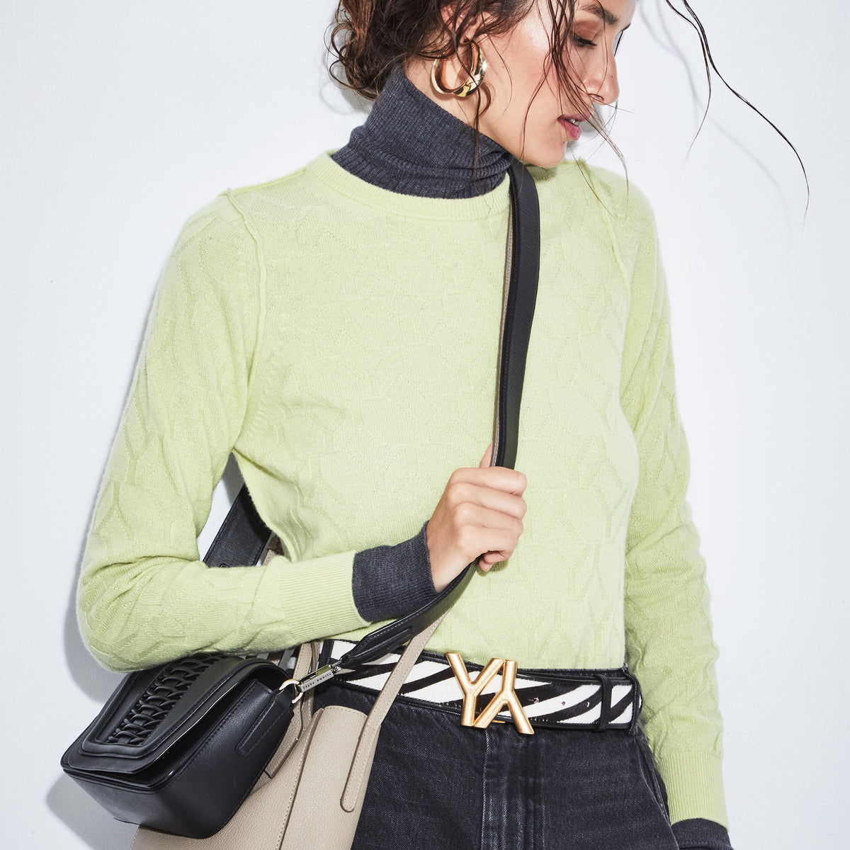 Sweater YY Logomania Citron – YLIANA YEPEZ