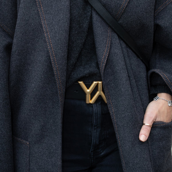 Monogram Buckle with belt vachetta Leather black