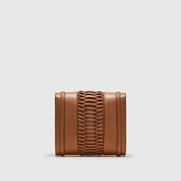 Bolso YLIANA YEPEZ Mini Giovanna clutch trenzado camel