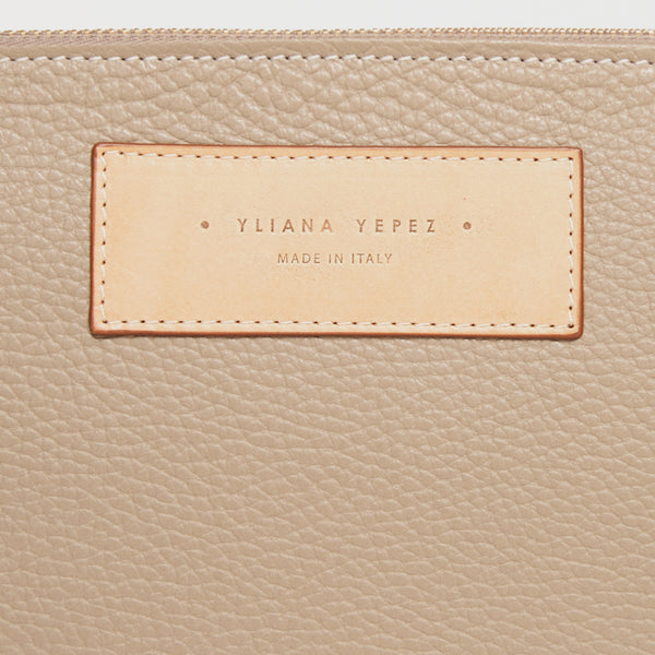 Travel document wallet taupe