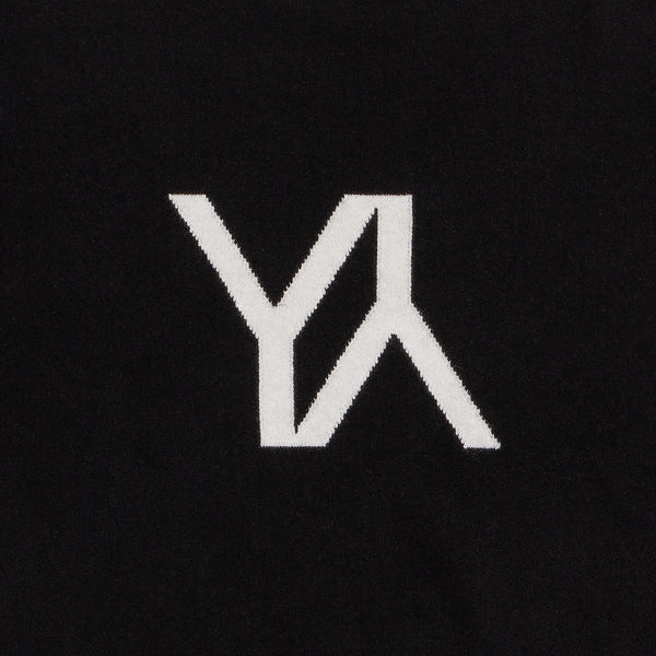 Suéter Boxy cachemira negro con logo YY